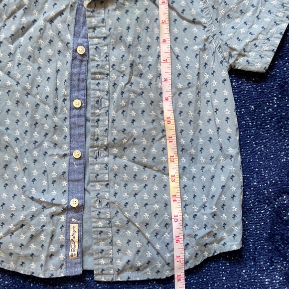 Boys button up shirt size 4. Blue with penguins and palm trees - Picture 6 of 7